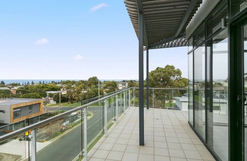Torquay Apartment | Whitewater Apartment 201