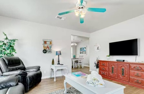 Galveston House | Whiting Island - 3BR close to beach w/ hot tub