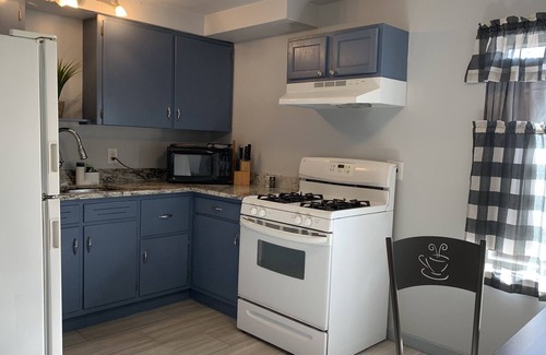 Whiting House | WHITING SPACIOUS 2 BEDROOM APARTMENT