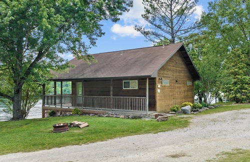 Mountain Home Cabin | Whitlock Cabin at Rim Shoals