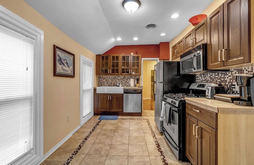 Columbus Apartment | Whitney place upper