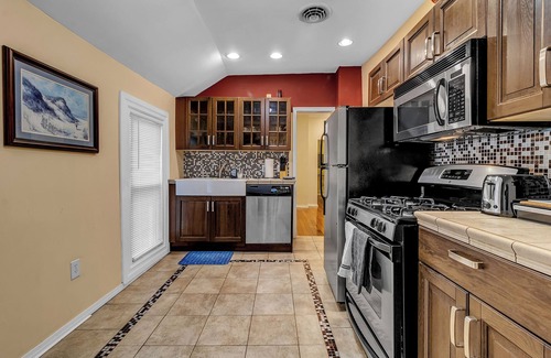 Columbus Apartment | Whitney place upper
