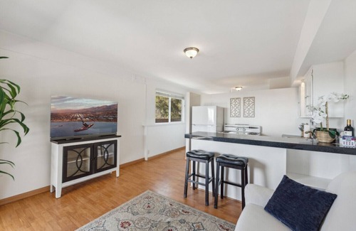 Santa Barbara Apartment | Whitney`s Oceanview Studio! Full kitchen