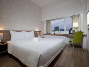 Cikini Hotel | Whiz Hotel Cikini Jakarta