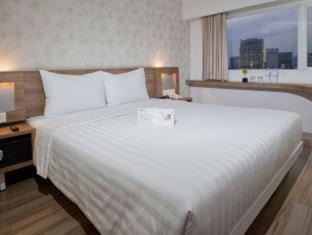 Cikini Hotel | Whiz Hotel Cikini Jakarta