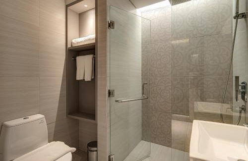 Surabaya Hotel | Whiz Luxe Hotel Spazio Surabaya