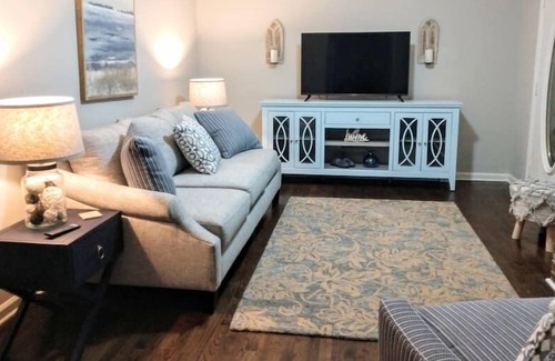 Garner House | Whole House: 3-Bed/2-Bath/Pet Friendly/Robins Nest