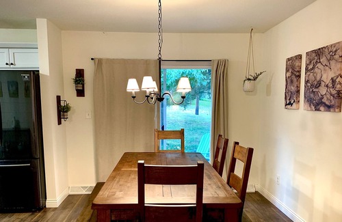 Columbia House | Whole house near shopping, parks and Interstate 70