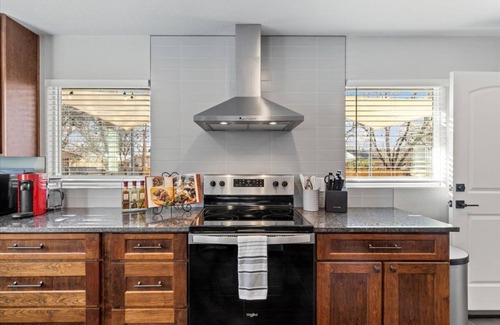 Jewell Heights - Hoffman Heights House | Whole House Relaxing Oasis by Fitzsimmons Campus.