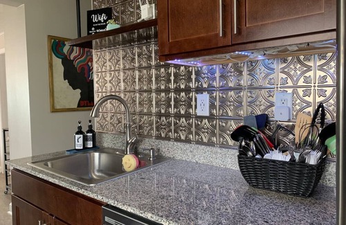 Observation Hill Apartment | Whole House with Lake and Lift Bridge Overlook for 10 Guests
