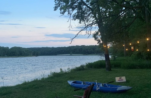 Holcomb Cabin | WHOLE ISLAND TO YOURSELF, boat included. Sleeps 8 people.