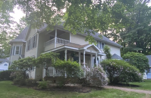 Saratoga Springs House | Whole meet discount ! Spacious townhouse in lake community. Near Track, SPAC !