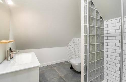 Paco De Arcos Apartment | WHome Relaxed Stay in Central Oeiras