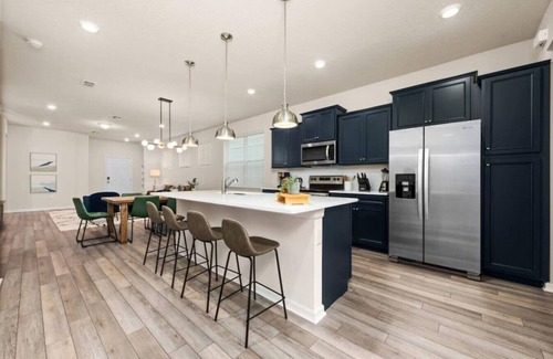 Davenport House | WI3277 Luxury 5BR Windsor Island Resort Home Near Disney | Pool