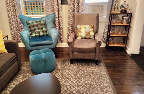 Noble Square Apartment | Wicker Park 2Bdrm near Downtown, Salt Shed Jack’s Pumpkin PopUp 145.00 Oct 15-17