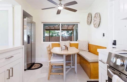 River Oaks House | Wicker & Wine, Homey, Hot Tub in Fort Lauderdale