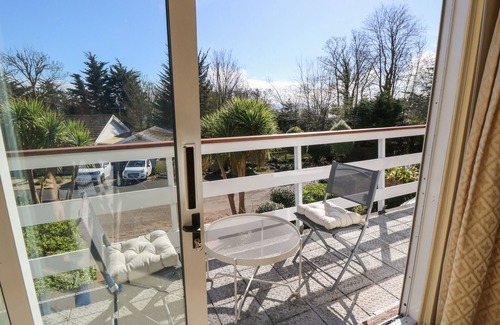 Ventnor House | WICKINGS, pet friendly, country holiday cottage in Ventnor