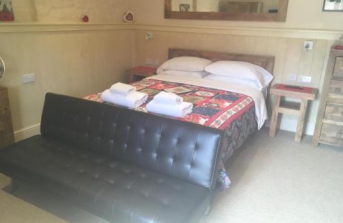 Bradford-on-Avon Bed & Breakfast | Widbrook Barns