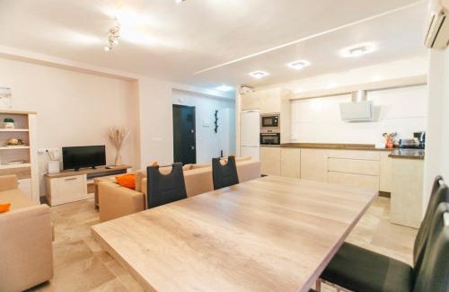 San Bernardo Apartment | Wide and diaphanous- 3Bd 2Bth- Alcázar