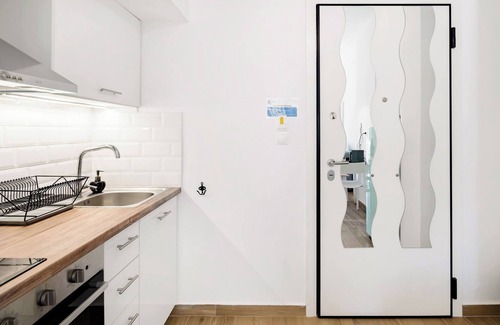 Gazi Apartment | Wide Comfy Studio Apt Centrally Located in Thissio
