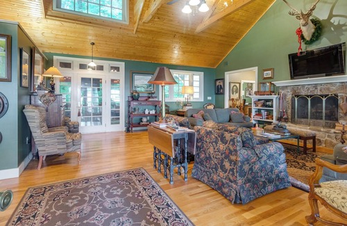 Monteagle House | Wide Open Valley Views, Monteagle - Sewanee
