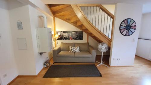 Rudolfsheim-Funfhaus Apartment | Wiener Maisonette mit Terrasse