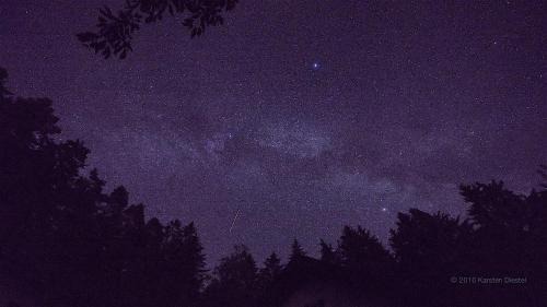 Regen Other | Wiesenbett unterm Sternenhimmel