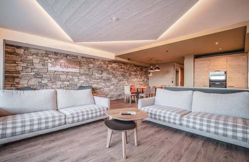 La Rosiere Apartment | Wifi, 100m from ski slopes, 3rd floor, view valley, swimming pool, sauna, hammam, balcony, tv