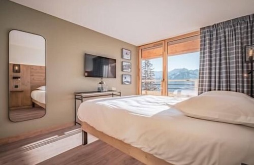 La Rosiere Apartment | Wifi, 100m from ski slopes, 3rd floor, view valley, swimming pool, sauna, hammam, balcony, tv