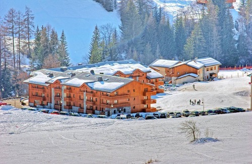 Lanslevillard Apartment | Wifi, 200m from ski slopes, fitness, sauna, balcony, parking, tv, ski locker, 32m², Val Cenis