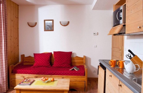La Feclaz Apartment | Wifi, 300m from ski slopes, Ground floor, fitness, swimming pool, sauna, terrace, balcony, parking