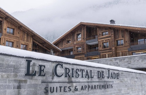 Chamonix City Centre Apartment | Wifi, 50m from ski lifts, fitness, swimming pool, balcony, parking, tv, ski locker, 60m², Chamonix