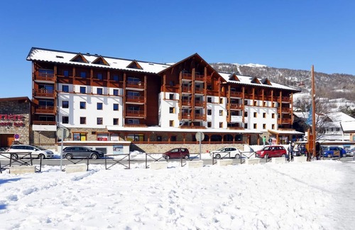 Briancon Apartment | Wifi, 50m from ski slopes, fitness, sauna, hammam, terrace, balcony, ski locker, 44m²