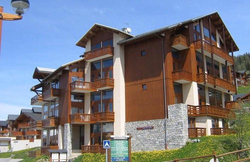 Vallandry Apartment | Wifi, 50m from ski slopes, Ground floor, balcony, tv, ski locker, 40m², Peisey-Vallandry