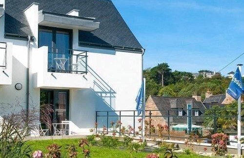 Perros-Guirec Apartment | Wifi, fitness, swimming pool, terrace, balcony, parking, tv, 35-40m², Perros-Guirec