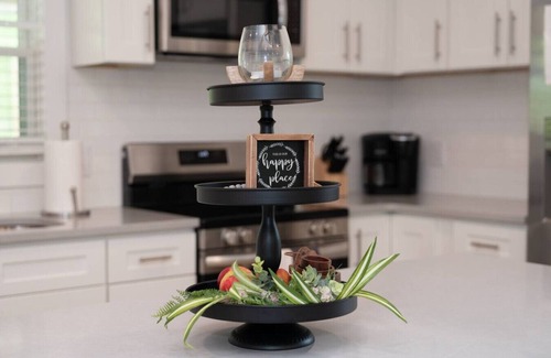 Stanton Apartment | WiFi, Hot Tub, 50 Shades of Slade - RRG!
