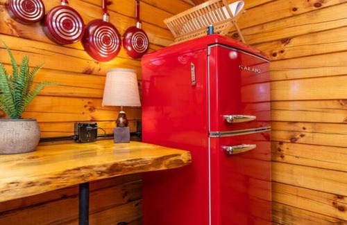 Campton Apartment | WiFi & Minimalist - Cozy Creek -Red River Gorge KY
