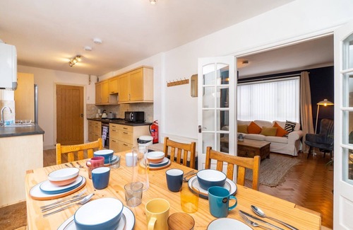 Newton St Loe House | WiFi | Parking | Near Major Attractions