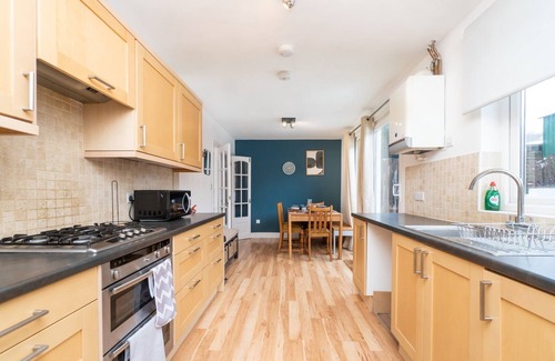 Newton St Loe House | WiFi | Parking | Near Major Attractions