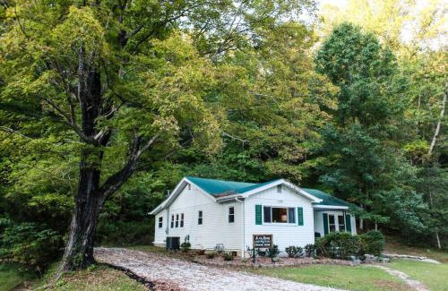 Frenchburg House | WiFi & Pets - Alice Rocks - Cave Run Lake & RRG KY