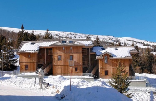 Saint-Etienne-en-Devoluy Apartment | Wifi, ski-in/ski-out & foot of the slopes, fitness, swimming pool, terrace, balcony, parking, tv