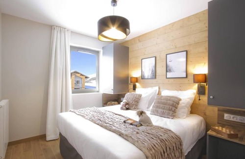 Eclose-Ouest Hotel | Wifi, sauna, hammam, balcony, tv, ski locker, 32m², Alpe d'Huez