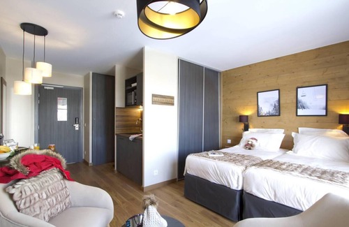 Eclose-Ouest Hotel | Wifi, sauna, hammam, balcony, tv, ski locker, 32m², Alpe d'Huez