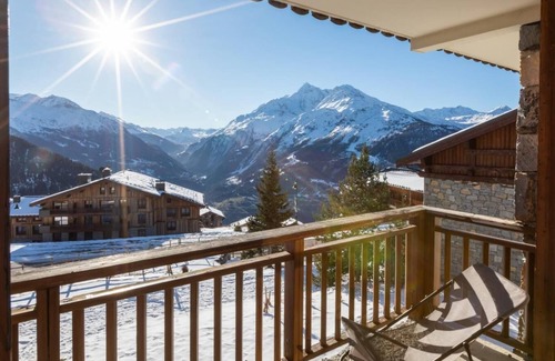Les Eucherts Apartment | Wifi, ski-in/ski-out & foot of the slopes, swimming pool, sauna, hammam, balcony, fireplace or stove