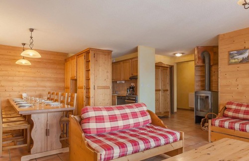Les Eucherts Apartment | Wifi, ski-in/ski-out & foot of the slopes, swimming pool, sauna, hammam, balcony, fireplace or stove