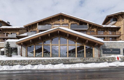 Les Eucherts Apartment | Wifi, ski-in/ski-out & foot of the slopes, fitness, swimming pool, balcony, parking, tv, ski locker