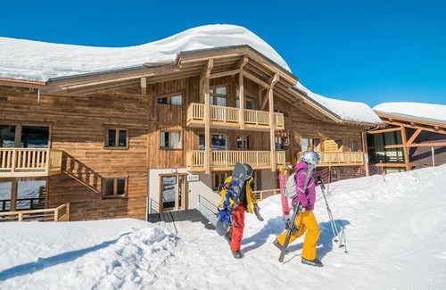 La Rosiere Apartment | Wifi, ski-in/ski-out & foot of the slopes, view mountain, swimming pool, sauna, hammam, balcony