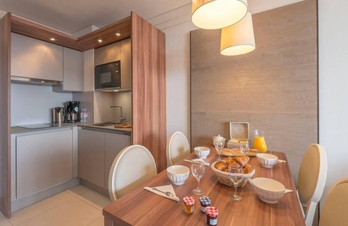 Arc-1800 Hotel | Wifi, ski-in/ski-out & foot of the slopes, sauna, hammam, balcony, tv, ski locker, 55m², Les Arcs
