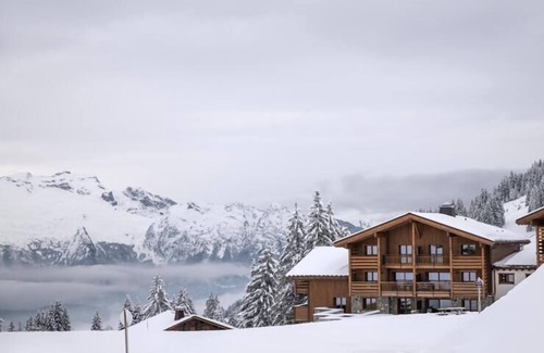 Manigod Apartment | Wifi, ski-in/ski-out & foot of the slopes, view mountain, swimming pool, sauna, hammam, balcony