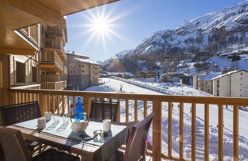 Les Boisses Apartment | Wifi, ski-in/ski-out & foot of the slopes, fitness, swimming pool, balcony, tv, ski locker, 41-48m²